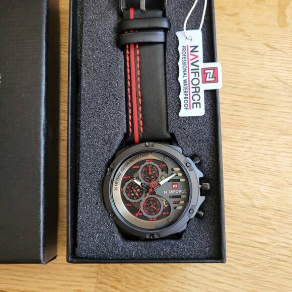 Naviforce Stylish Chronograph Watch in Leather for Men - Picture 12 of 12